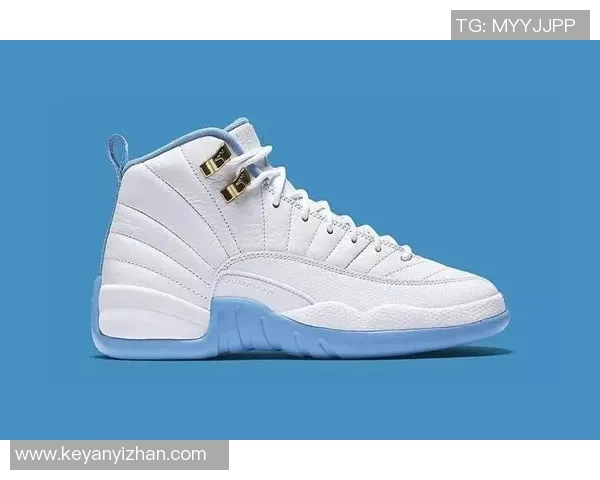 白色足球鞋：聚焦球星的时尚风向