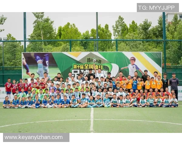 群星闪耀绿茵赛场多位足球巨星拼图震撼亮相