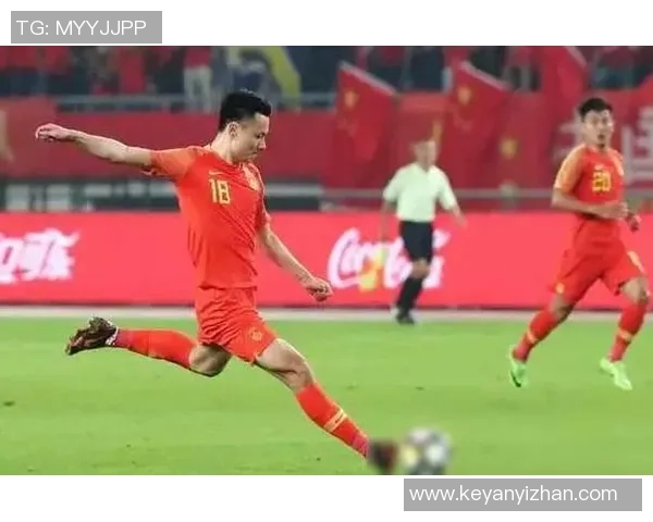 足球场坠落的球星重返赛场引发关注 揭秘背后惊天逆袭的传奇故事