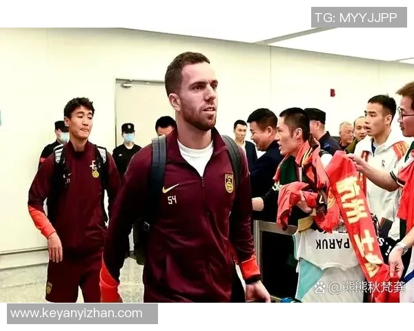 足球球星最新访华视频曝光 球迷热情互动引关注